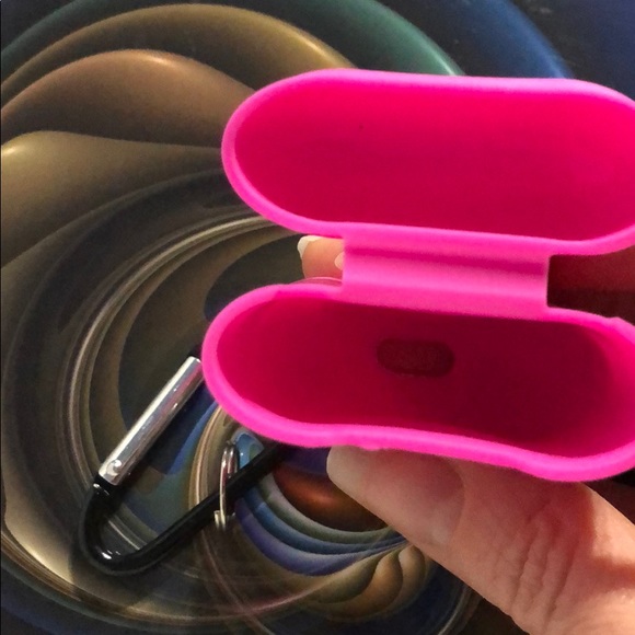 AirPods Case🤑 - Picture 3 of 3